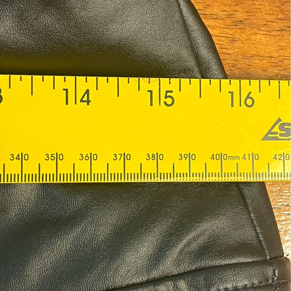 a new day Black Faux Leather Leggings size medium - Picture 4 of 7